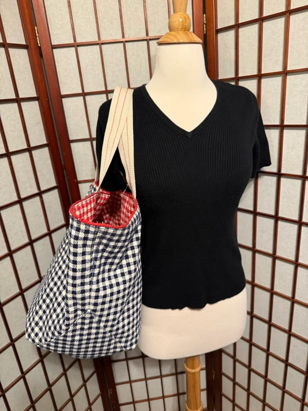 Spacious Reversible Canvas Tote Handbag -  Red & Navy Gingham - Picture 8 of 14